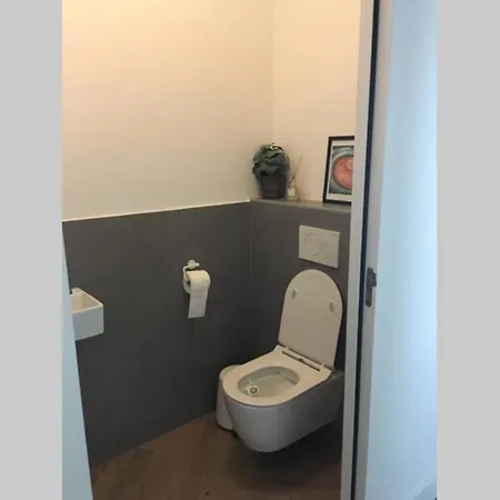 Big Apartment, Good Location In アパート *