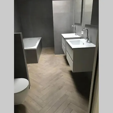 Big Apartment, Good Location In Апартаменты Амстердам